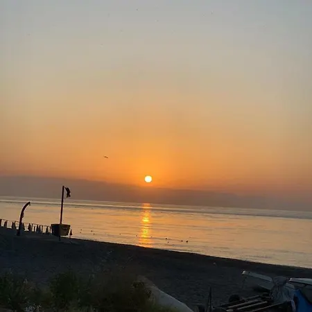 Zona Taormina 50m Dal Mare * Roccalumera